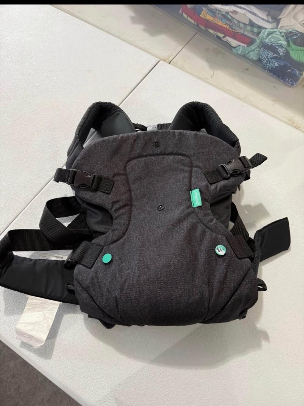 Infantino carrier like new